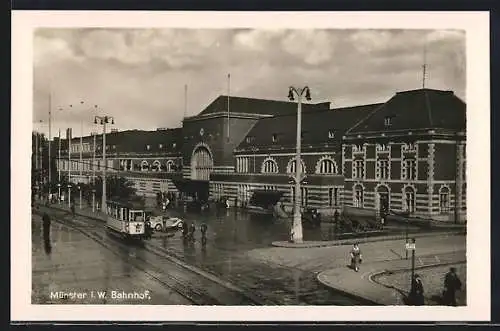 AK Münster i. W., Bahnhof mit Strassenbahn