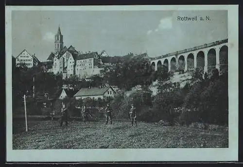 Mondschein-AK Rottweil a. N., Teilansicht mit Viadukt, Soldaten