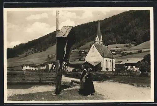 AK Sarnthein /Sarntal, Ortsansicht mit Kindern