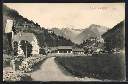 AK Sand in Taufers, Ortspartie mit Marterl