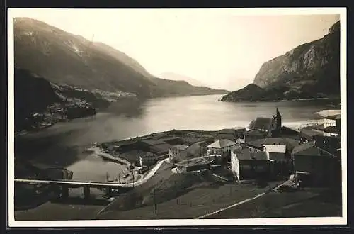 AK Molveno, Ortspartie am Seeufer