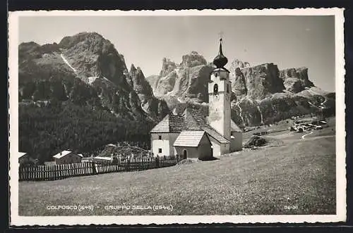 AK Corvara in Badia, Colfosco, Ortspartie mit Kirche und Sellagruppe