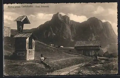 AK Seis, Panorama mit Flurkreuz und dem Schlern