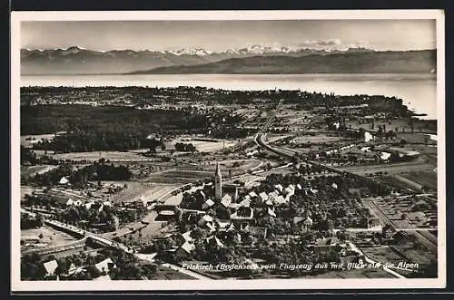 AK Eriskirch /Bodensee, Ortsansicht mit Alpen, vom Flugzeug aus