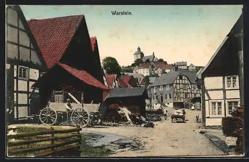 AK Warstein, Strassenpartie mit Ortsblick und Stadtberg, Wagenrad-Reinigung