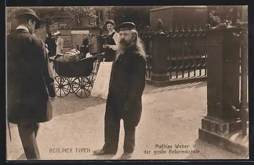 AK Berlin, Mathias Weber der grosse Reformdichter auf der Strasse, Dame mit Kinderwagen
