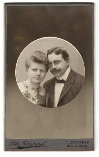Fotografie Otto Stremmel, Elberfeld, Hofauer Str. 80, Bürgerliches Paar im Portrait