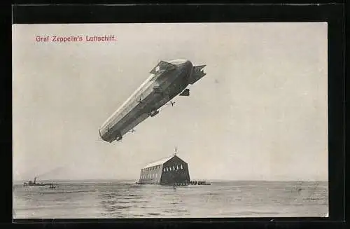 AK Zeppelin-Luftschiff über Schwimmhangar auf dem Bodensee