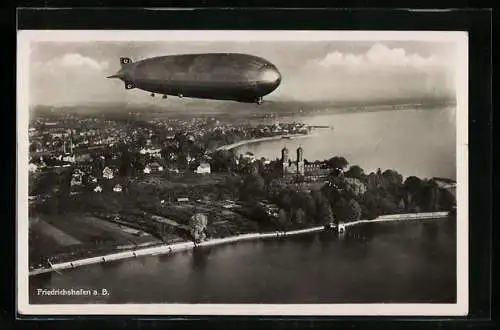 AK Friedrichshafen, Luftschiff Graf Zeppelin in voller Fahrt