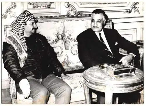 Fotografie Palästina National Konzil in Kairo 1969, Staatspräsident von Ägypten Gamel Abdel Nasser trifft Yasser Arafat