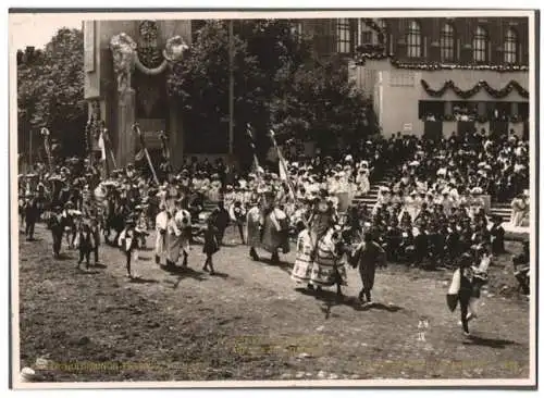 Archiv-Fotografie R. Lechner, Wien, Ansicht Wien, Kaiser-Huldigung 1908, Zeit Kaiser Friedrich III. - Aufzug zum Turnier