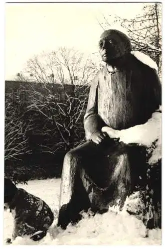 Fotografie Lucien - Regis Mat, Bruxelles, Ansicht Berlin - Prenzlauer Berg, Käthe Kollwitz Denkmal v. Prof. Gustav Seitz