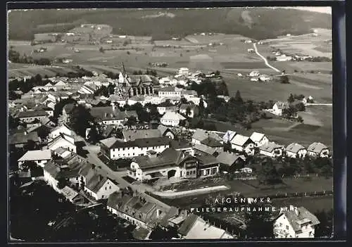 AK Aigen /Mühlkreis, Fliegeraufnahme mit Kirche und Strassenpartie