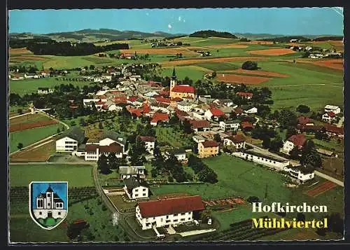 AK Hofkirchen /Mühlviertel, Teilansicht mit Kirche, Wappen