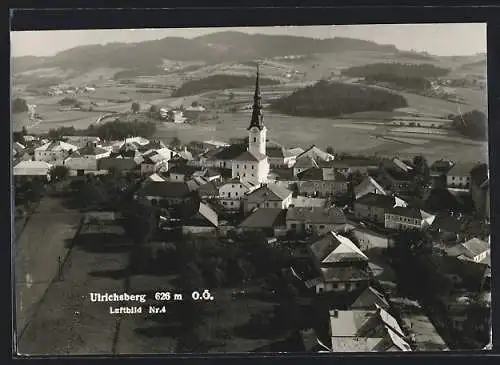 AK Ulrichsberg /O.Ö., Teilansicht mit Kirche, Fliegeraufnahme