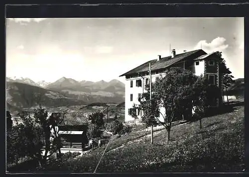 AK Klerant bei Brixen, Hausansicht mit Panorama