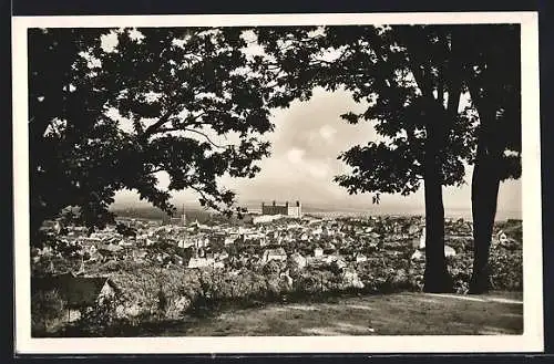 AK Bratislava, Ortsansicht von einer Anhöhe aus