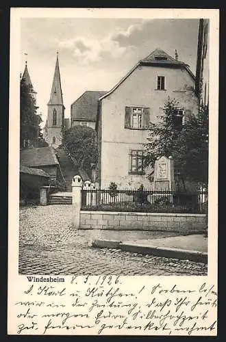 AK Windesheim, Kriegerdenkmal mit Blick zur Kirche