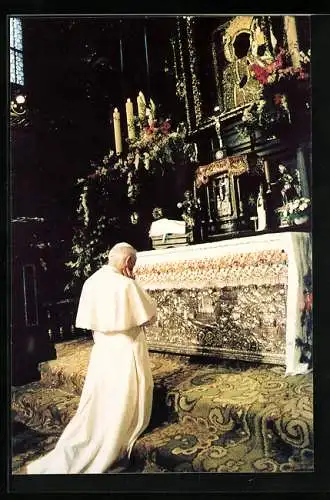 AK Papst Johannes Paul II. am Beten vor dem Altar