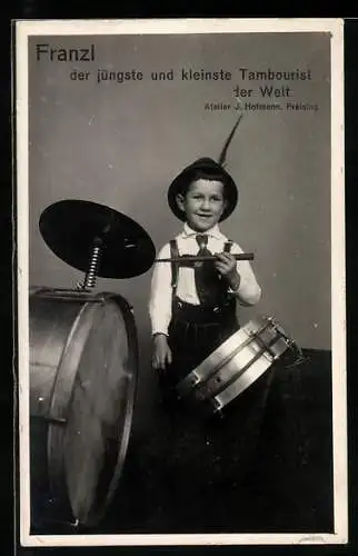 AK Franzl, der jüngste und kleinste Tambourist in Tracht