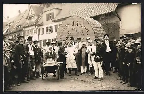 Foto-AK Bräunlingen, Fasnet 1927, Gruppenbild mit Käse