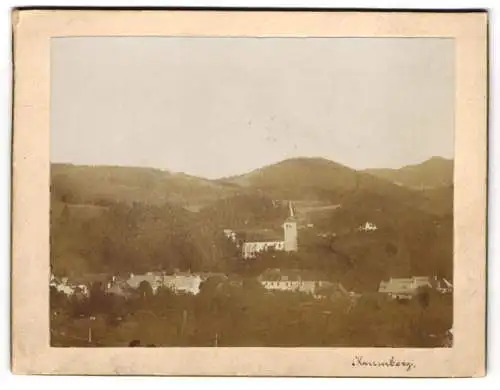 Fotografie unbekannter Fotograf, Ansicht Kaumberg, Teilansicht der Ortschaft mit Kirche