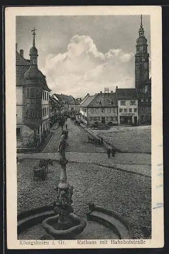 AK Königshofen / Grabfeld, Rathaus mit Bahnhofstrasse, Ortspartie