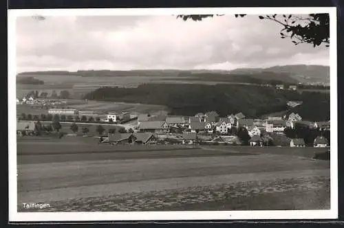 AK Tailfingen / Albstadt, Ortsansicht mit umliegender Landschaft