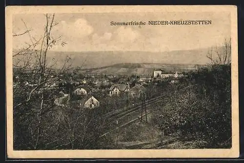 AK Nieder-Kreuzstetten, Ortsansicht mit Bahnstrecke