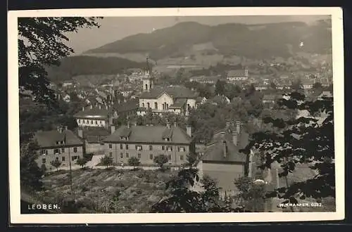 AK Leoben, Teilansicht von einer Anhöhe mit Blick auf Kirche