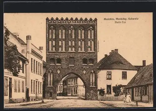 AK Malchin /Meckl. Schweiz, Stein-Tor