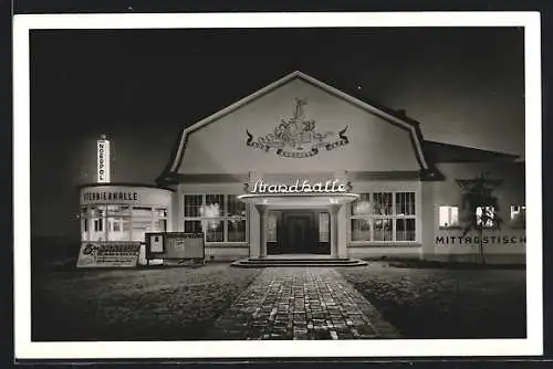 AK Grömitz, Ostseebad, Gasthaus Strandhalle bei Nacht