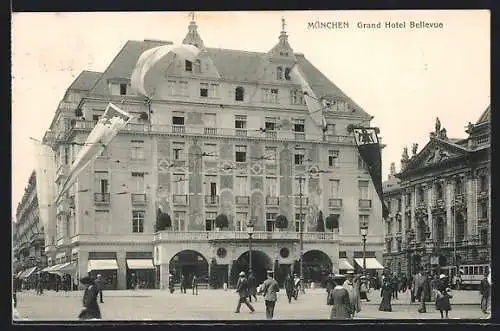 AK München, Grand Hotel Bellevue mit Strassenbahn