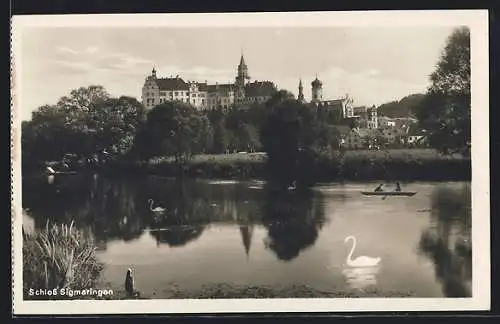 AK Sigmaringen, Schloss mit See und Ruderern