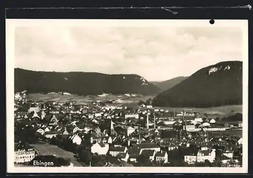 AK Ebingen, Ortsansicht mit Bergpanorama