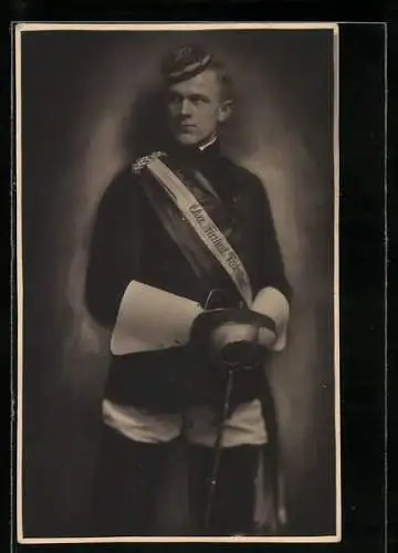 Foto-AK Student in vollem Wichs mit Schläger, studentische Szene