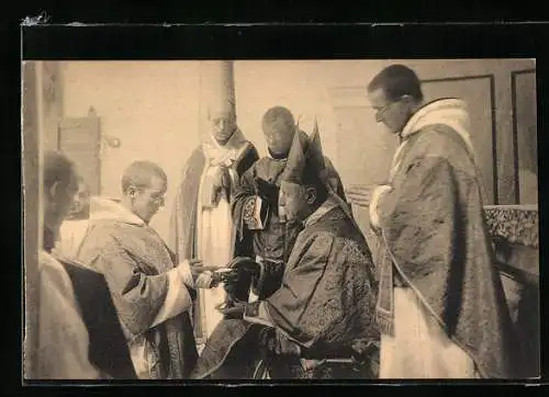 AK Le Pretrise, Tradition du calice de la patene contenant la matiere du sacrifice