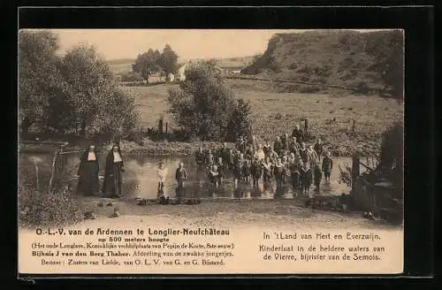 AK Longlier-Neufchâteau, In `t Land van Hert en Everzwijn, Kinderlust in de heldere waters van de Vierre..., Missionare