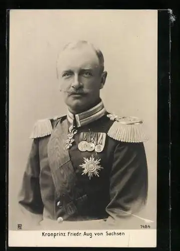 AK Kronprinz Friedrich Aug. von Sachsen in Uniform mit Orden
