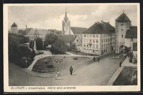 AK Villingen i. Schwarzwald, Strassenpartie beim Bickentor mit Kirche