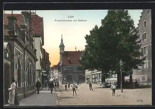 AK Lahr / Baden, Friedrichstrasse mit Rathaus