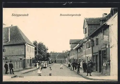 AK Schöppenstedt, Braunschweigerstrasse mit Geschäften