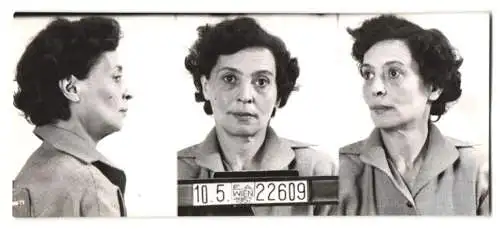 Fotografie Polizeifoto / Mugshot, Frau Donath, festgenommen 1952 in Wien
