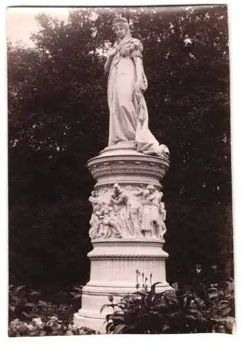 Fotografie F. Albert, Berlin, Ansicht Berlin, Königin Luise Denkmal im Tiergarten, Trockenstempel