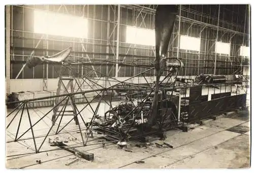 Fotografie M. Branger, Paris, Zeppelin, La partie motrice de la nacelle, Gestell eines franzöischen Zeppelin