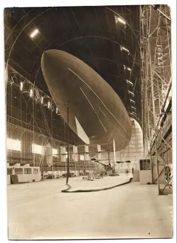 Fotografie M. Branger, Paris, Ansicht La Motte-Breuil, le Dirigeable Clement-Bayard II, hangar a La Motte-Breuil