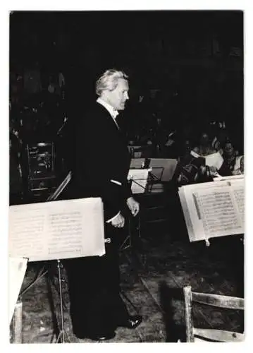 Fotografie Otto Knödler, Stuttgart, Dirigent Karl Münchinger