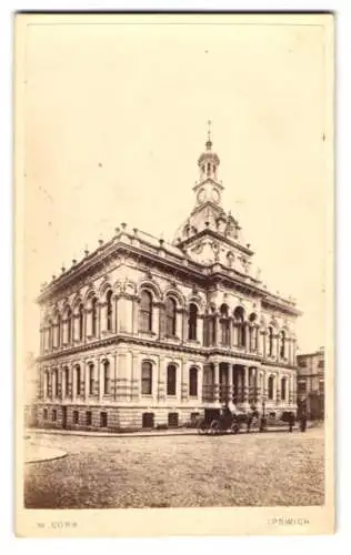 Fotografie W. Cobb, Ipswich, Ansicht Ipswich, Blick auf die Town Hall, Rathaus