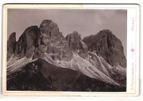 Fotografie S. pötzelberger, Meran, Ansicht Wolkenstein in Gröden, Blick nach dem Grohmann und Fünffingerspitze