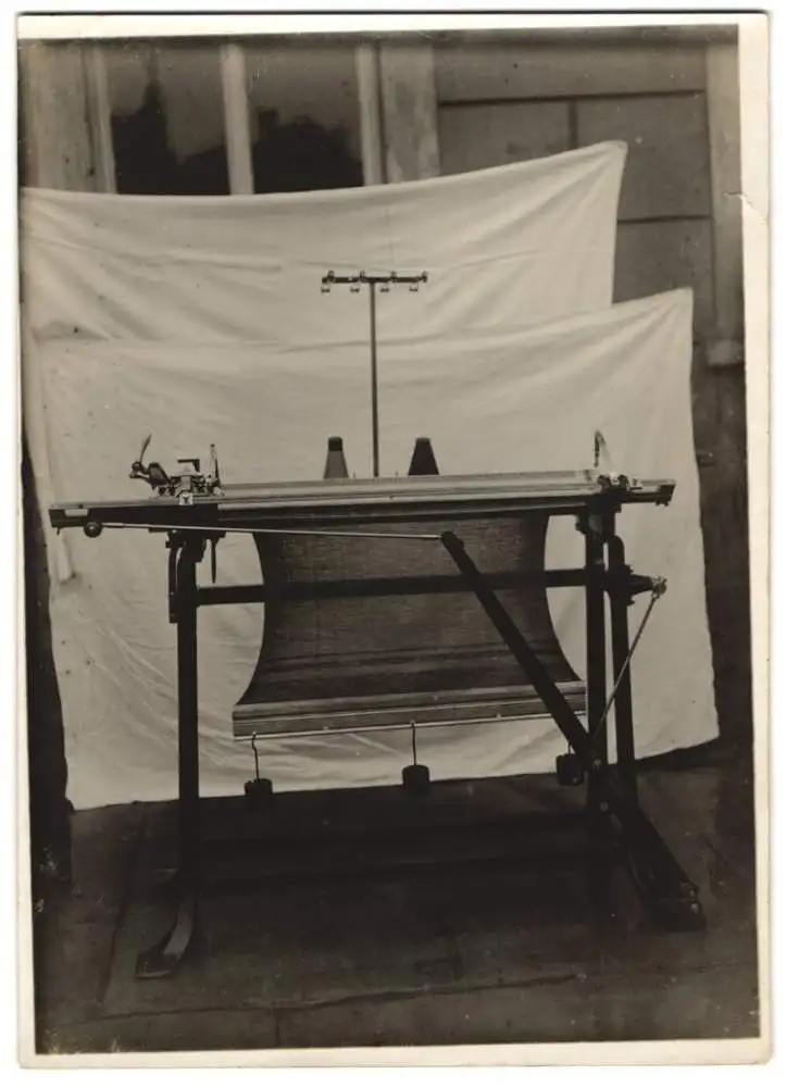 16 Fotografien Ansicht Oberlungwitz i. S., Strickmaschinenfabrik Paul Bässler, Maschinen & Familien-Portrait Bässler 2